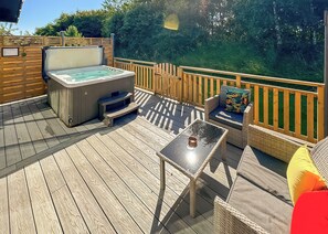 Terrace/patio - 1 bedroom accommodation in Raywell, Beverley (Raywell, Beverley)