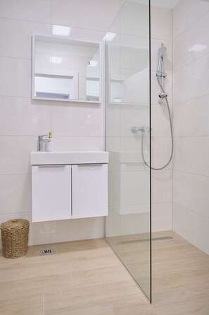 Bathroom - Apartment Queen (Trogir)