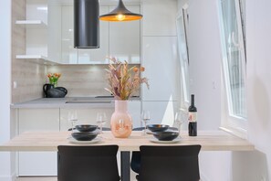 In-room dining - Apartment Queen (Trogir)