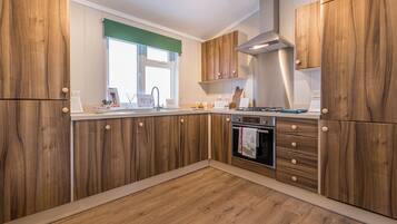 Fridge, oven, stovetop, toaster