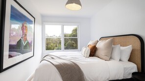 4 bedrooms, iron/ironing board, travel crib, free WiFi