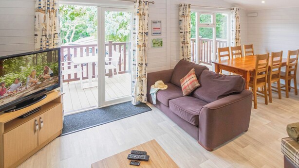 TV - Select Lodge Plus 3 WF (Milford-on-Sea, Nr Lymington)