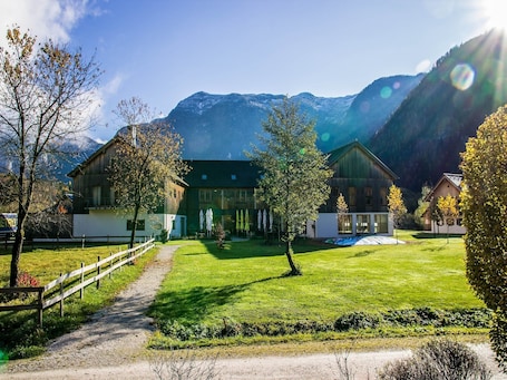 外観. Chalet in Obertraun by Hallstättersee