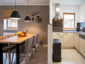 Fridge, microwave, oven, stovetop - Chalet in Obertraun by Hallstättersee (Obertraun)