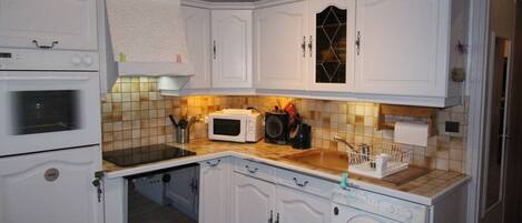 Refrigerador, microondas, horno y lavavajillas