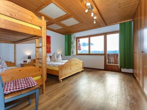 7 bedrooms, WiFi
