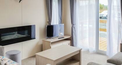 Superior Lodge (sleeps 8)