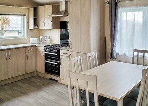 Kühlschrank, Ofen, Herdplatte, Toaster