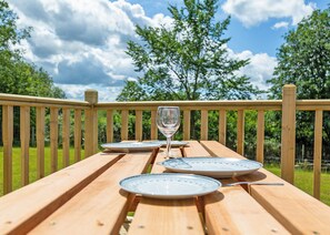 Outdoor dining - 1 bedroom accommodation in Hutton Rudby, Yarm (Hutton Rudby, Yarm)