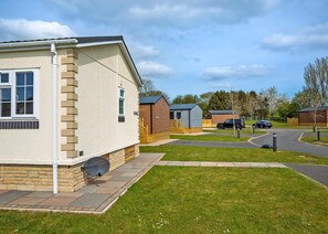 المنطقة المحيطة بالمنشأة