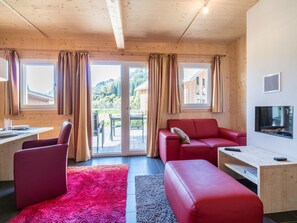 TV, fireplace - Cosy chalet with infrared sauna (Murau)