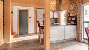 Coffee/tea maker, fridge, oven, stovetop - Comforting chalet with whirlpool (Sankt Georgen am Kresichberg)