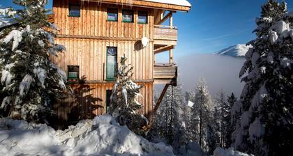Beautiful chalet with sauna and whirlpool