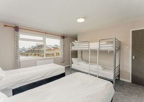 2 bedrooms, free WiFi