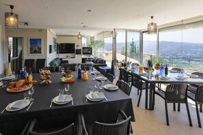 Dining - VillaBarcelonaCoast-POOL, BBQ, A/C,Beaches (5' by car), Barcelona (25' min),WIFI (Argentona)