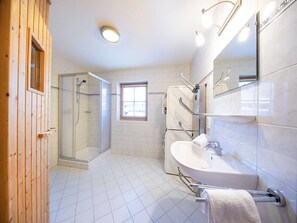 Bathtub - Cozy chalet with sauna (Wald-Königsleiten)