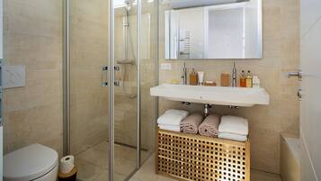 Badewanne, Haartrockner