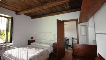 1 Schlafzimmer, Reisekinderbett, kostenloses WLAN, Bettwäsche