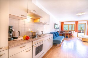 Fridge, oven, stovetop, coffee/tea maker - Apartment Neustift near Stubai Glacier (Neustift im Stubaital)