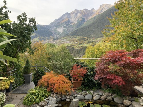 Cozy apartment on the garden in a beautiful panoramic position