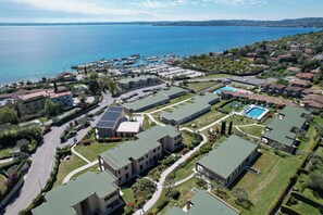 Exterior - Rosa Dei Venti: 3 bedroom Deluxe, lake view, 2 pools, central location, 8 people (Moniga del Garda)