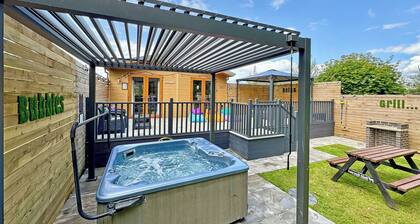 3 bedroom accommodation in Raywell, Beverley