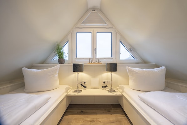 2 bedrooms, iron/ironing board, free WiFi, bed sheets - Central. Exclusive. Sauna. (Westerland)