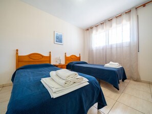 Spa - Seafront Apartment with Balcony, A/C, WiFi, and Parking in Torredembarra, Spain (Torredembarra)
