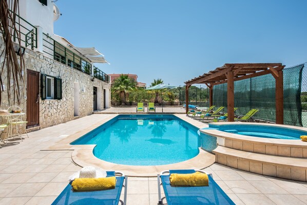 Outdoor pool, a heated pool