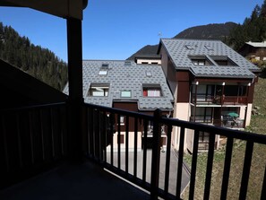 Property grounds - Spacious Studio Cabin for 4, Near Slopes and Village, Balcony, Free Ski Shuttle (Arêches-Beaufort)