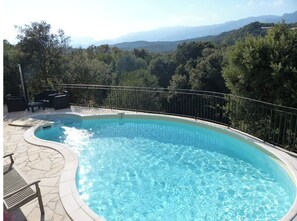 Piscine extérieure, piscine chauffée