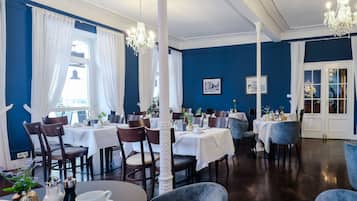 Tägliches inbegriffenes Frühstücksbuffet