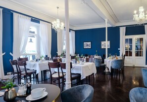 Desayuno bufé gratuito y diario