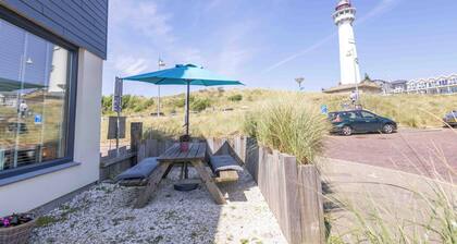 Top location! Next to lighthouse, beach 50m FLOW