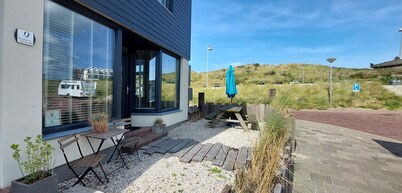 Top location! Next to lighthouse, beach 50m FLOW