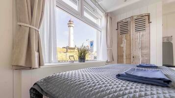 2 chambres, coffres-forts dans les chambres, bureau