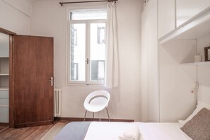 2 bedrooms, iron/ironing board, Internet, bed sheets