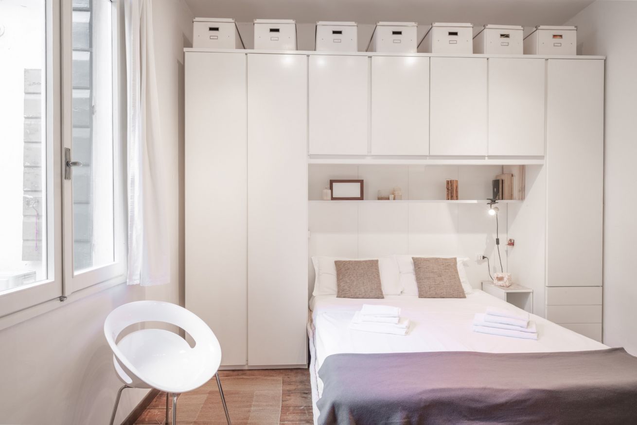2 bedrooms, iron/ironing board, internet, bed sheets