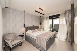 Luksusvilla, 3 soverom, privat basseng, sjøutsikt | 3 soverom, strykejern/-brett, wi-fi (inkludert) og sengetøy