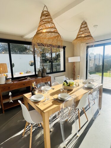 cocooning villa by the beach with hot tube an chimney 150m by the sea