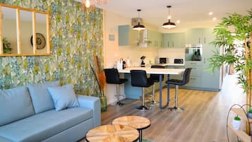 TV, Netflix, streaming services, offices