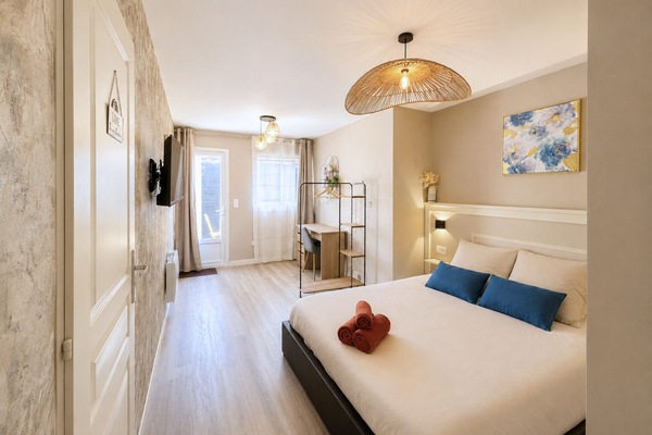 Comfort Apartment | Desk, iron/ironing board, free WiFi, bed sheets