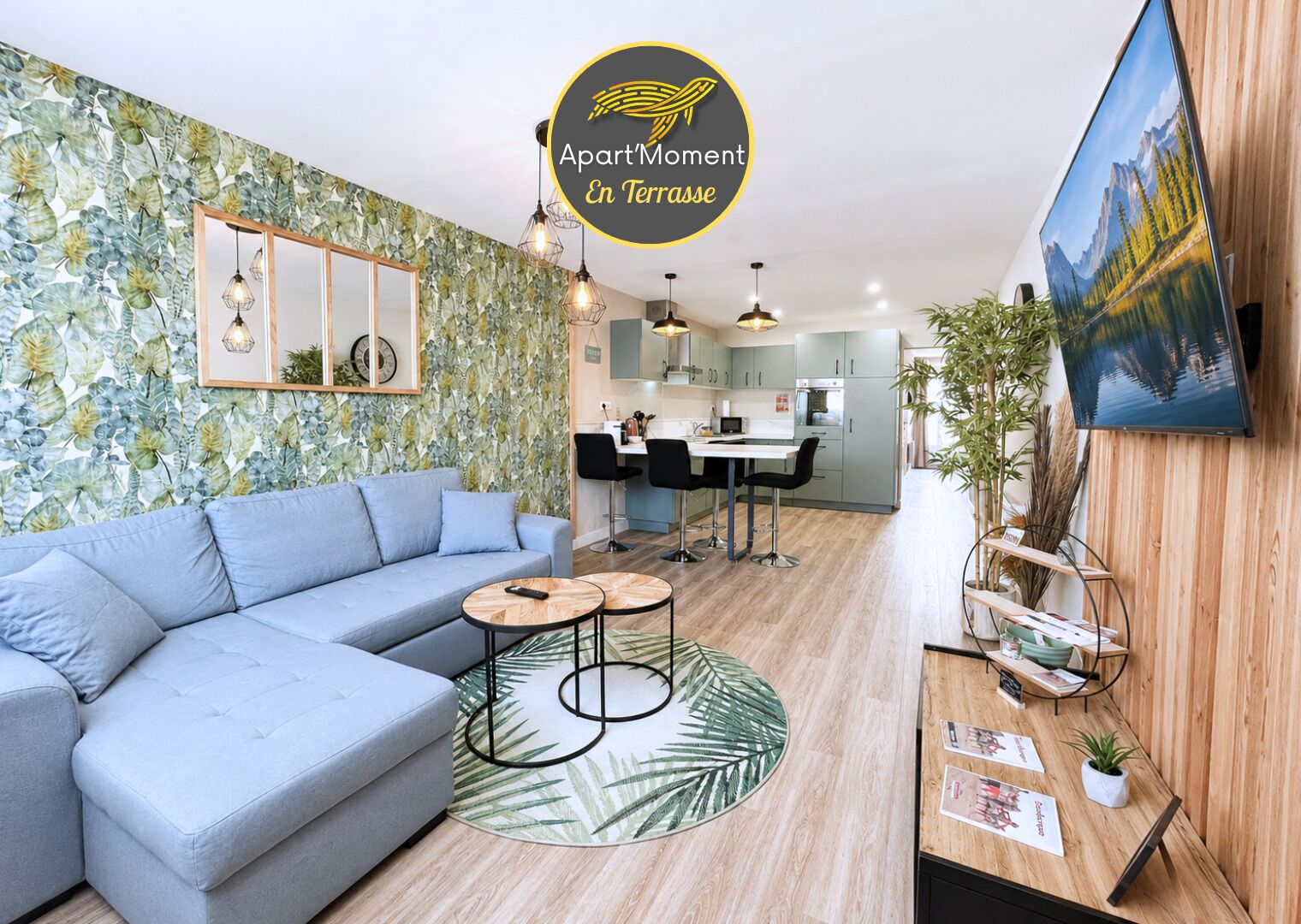 Appartement Confort | Coin séjour | Télévision, Netflix, services de streaming, espaces bureaux