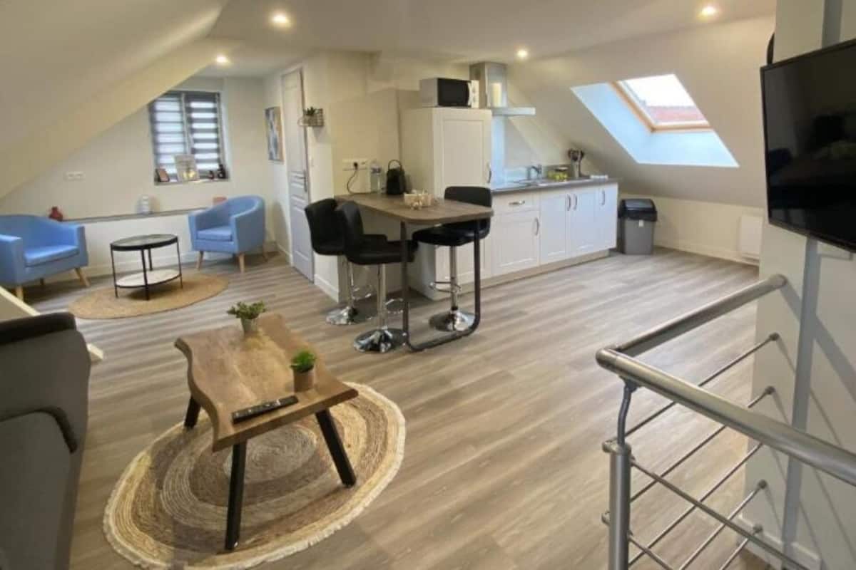 Superior Studio | Living area | TV, Netflix, streaming services, offices