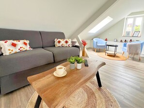 Superior Studio | Living area | TV, Netflix, streaming services, offices