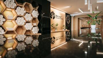 Quầy tiếp tân