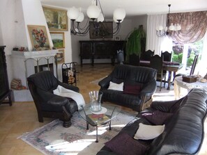 TV, fireplace, DVD player, books - Romantic villa in the heart of the National Park and Gemstone Road (Mörschied)