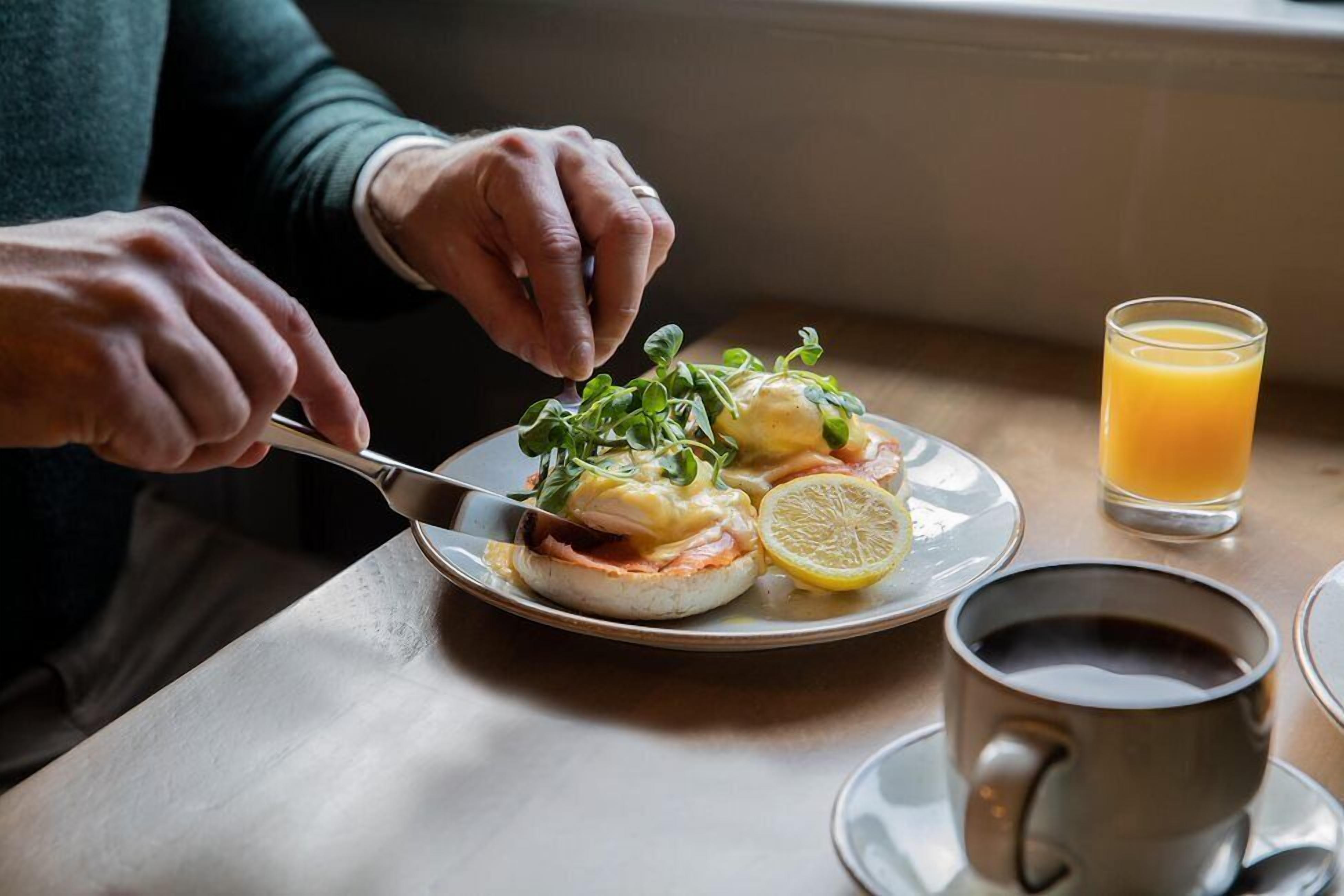 Daily full breakfast for a fee