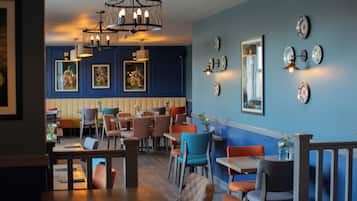 Breakfast, lunch and dinner served