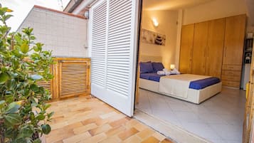 4 Schlafzimmer, Schreibtisch, Bügeleisen/Bügelbrett, WLAN